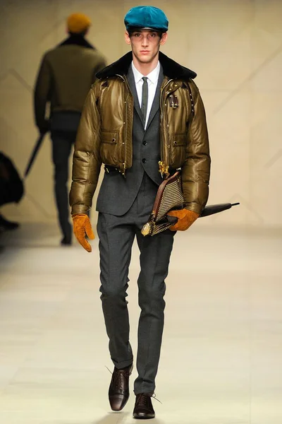 Look 27